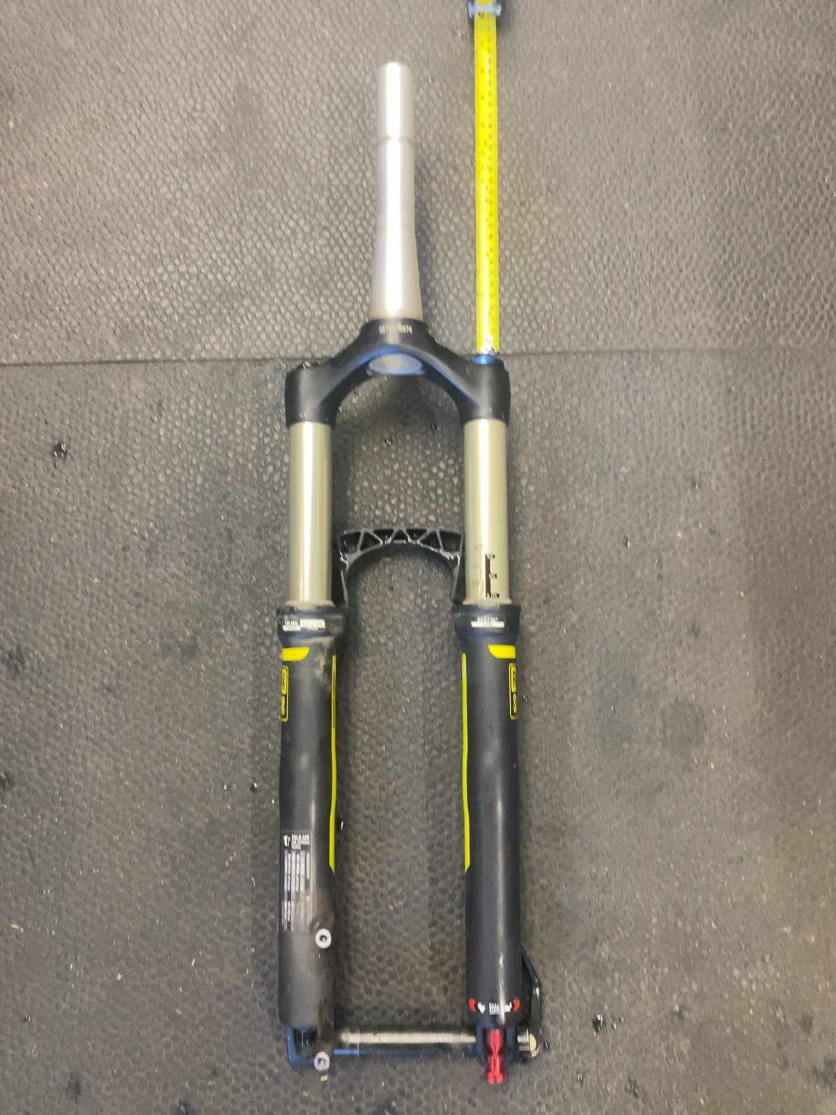 RockShox Revelation Suspension Fork Used 200mm Steerer