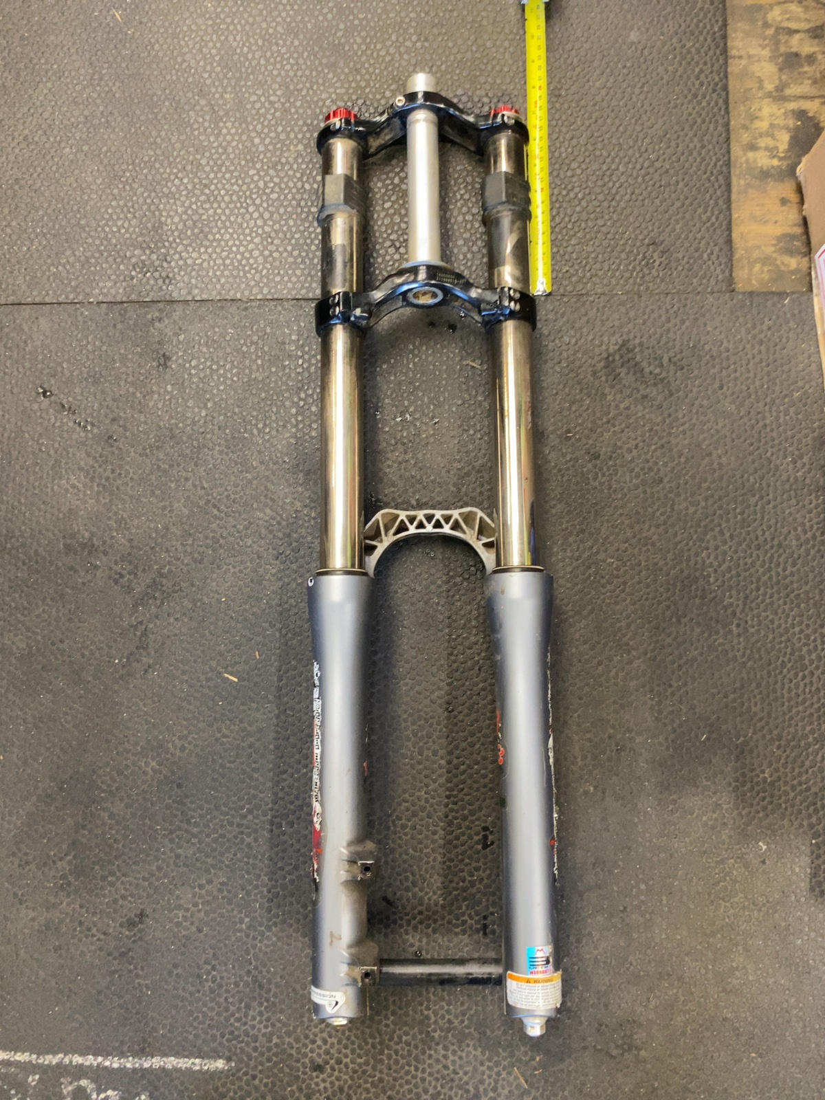 Marzocchi Bomber 888 RC3 Ti World Cup Suspension Fork 200mm travel