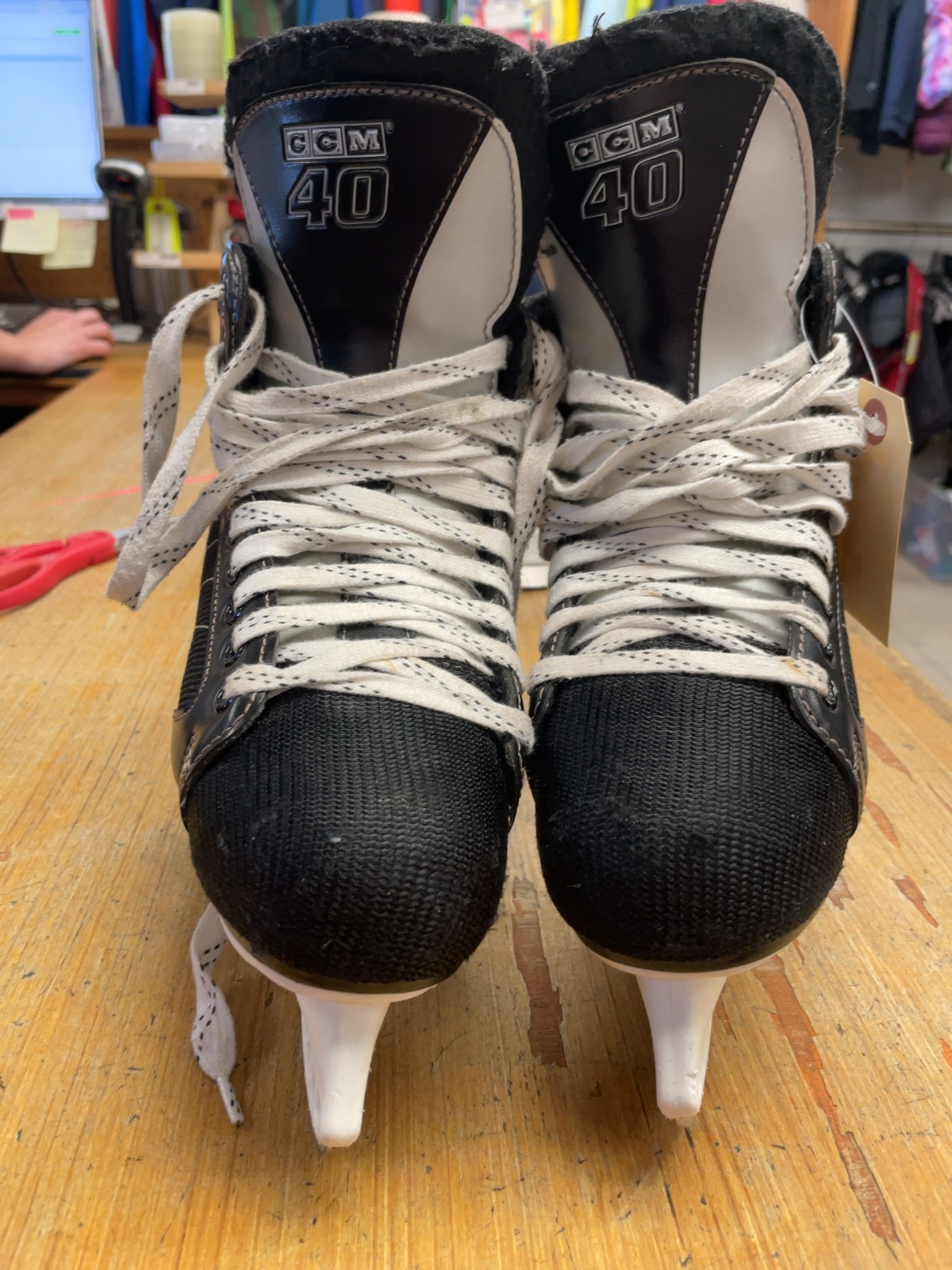 CCM 40 Size 4 Ice Hockey Skates