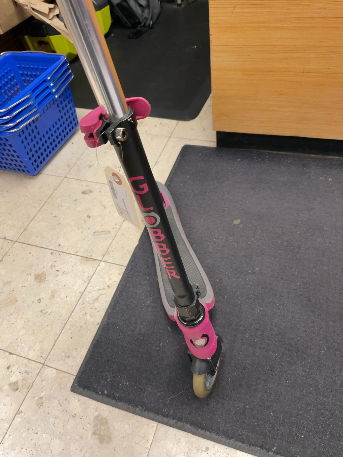 Globber Flow 2-Wheel Kick Scooter Pink/Grey