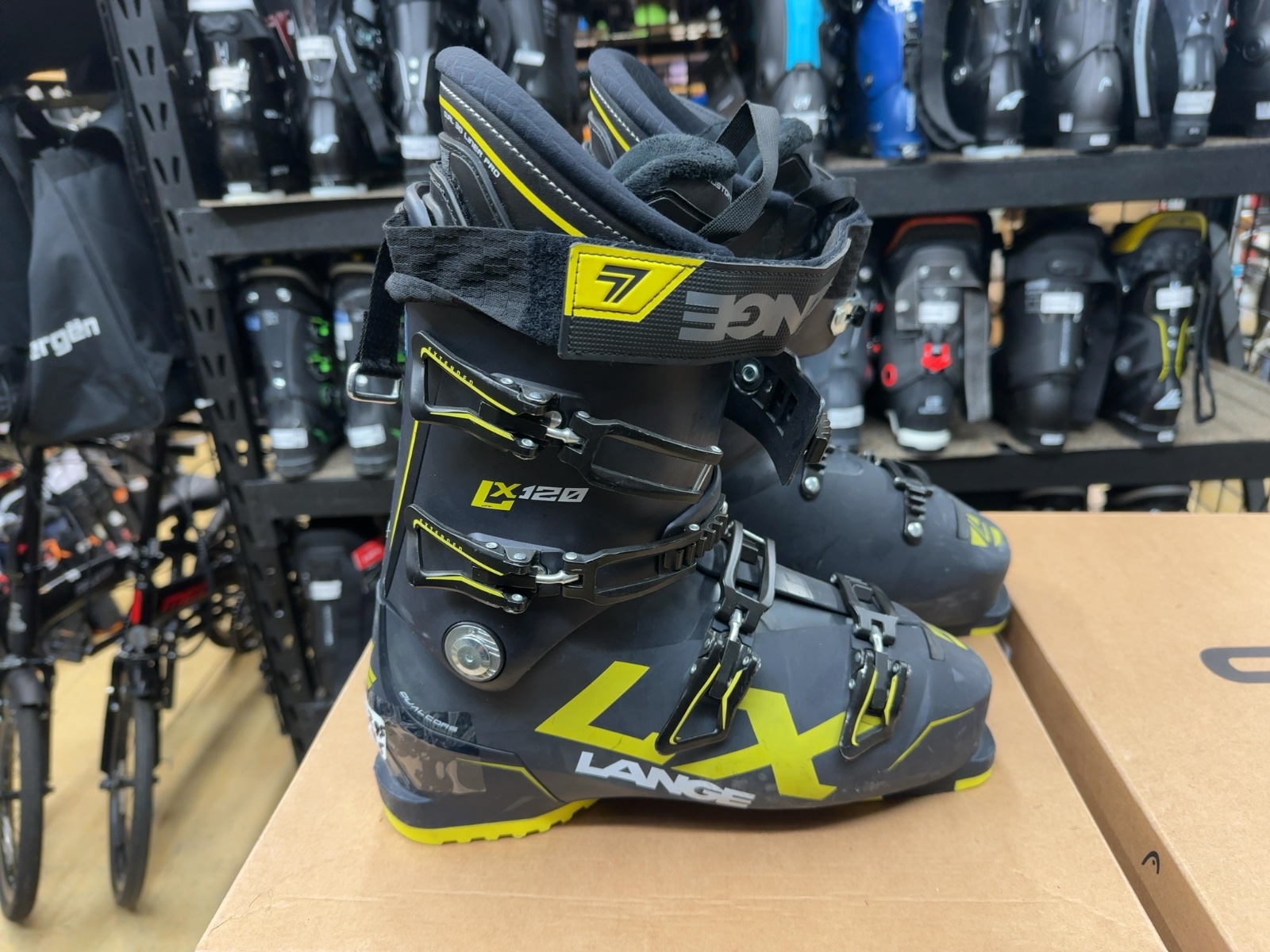 Lange LX 120 Ski Boots - Mondopoint 29.5