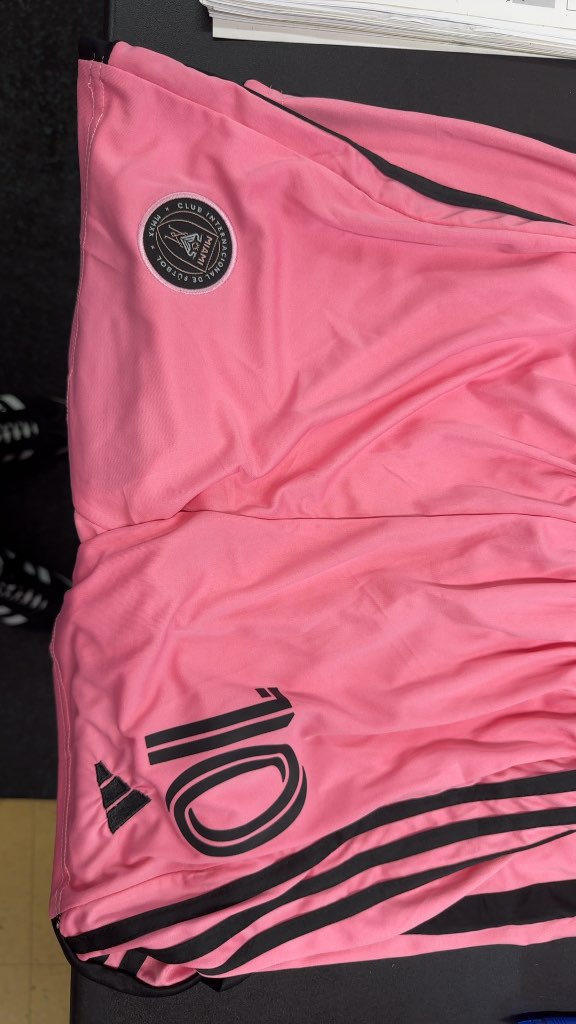 Adidas Inter Miami CF Messi 10 Soccer Kit Junior Size 26 Pink-New jersey and shorts