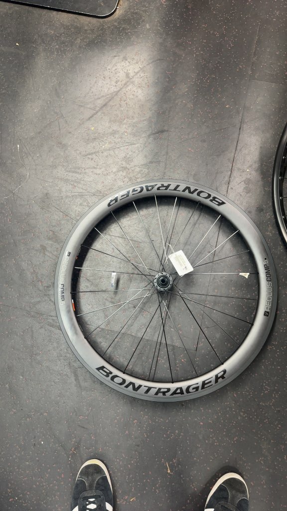 Bontrager Aeolus Comp 5 700c Front Wheel