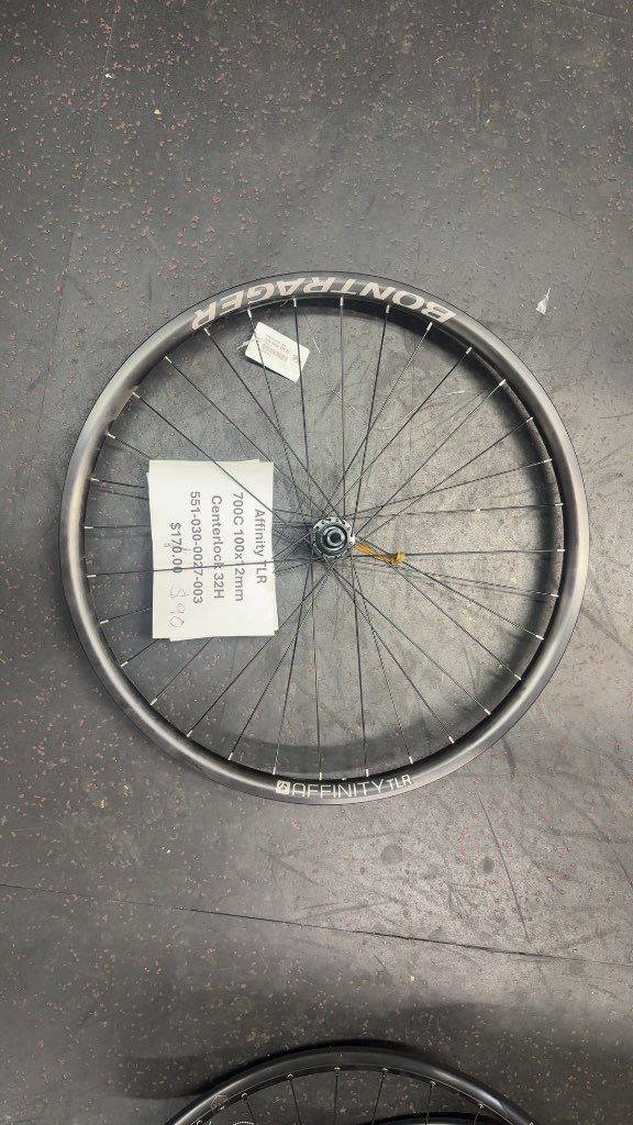 Bontrager Affinity TLR 700C Front Wheel - 100x12mm Centerlock