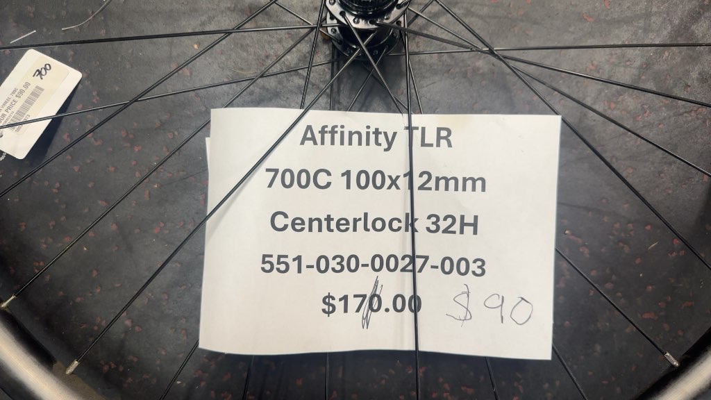Bontrager Affinity TLR 700C Front Wheel - 100x12mm Centerlock