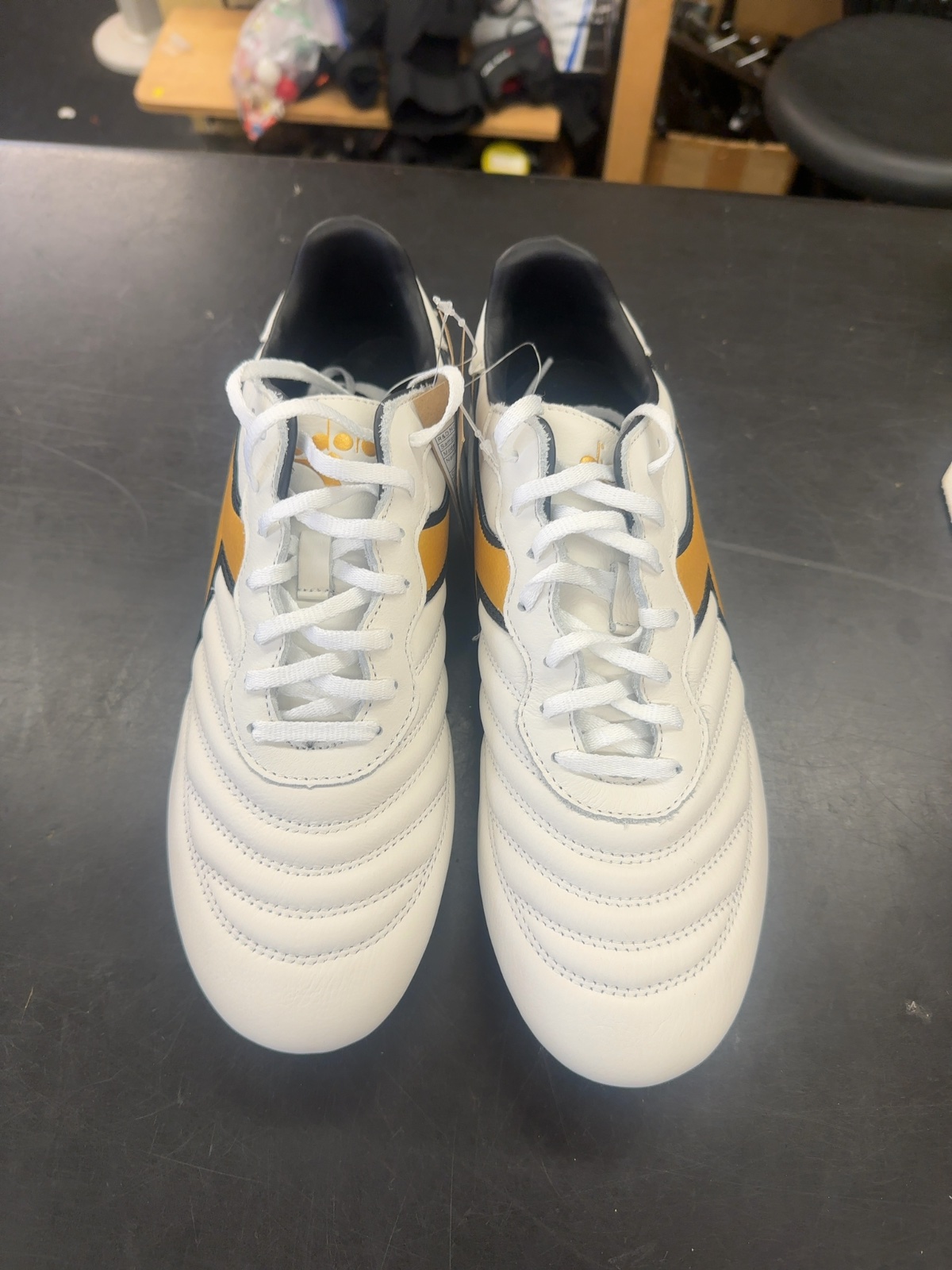 Diadora Brasil LT Soccer Cleats - Size 10
Brand new with tags