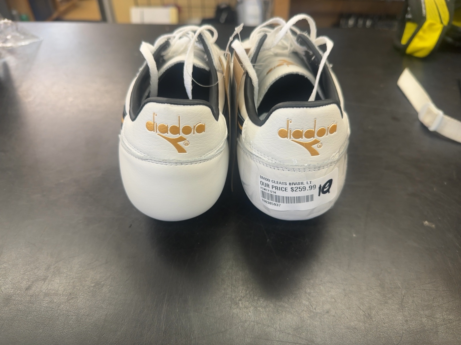 Diadora Brasil LT Soccer Cleats - Size 10
Brand new with tags