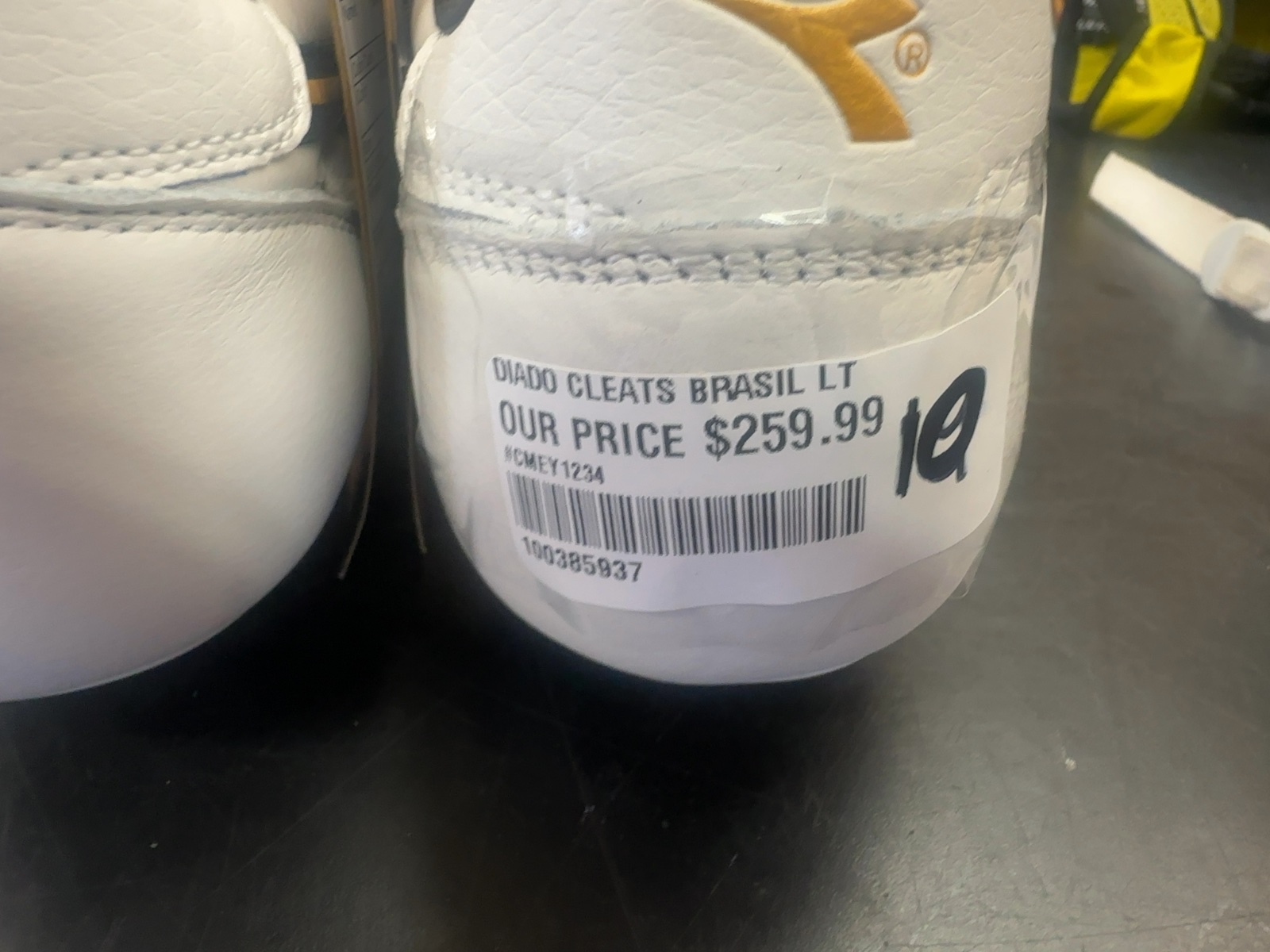 Diadora Brasil LT Soccer Cleats - Size 10
Brand new with tags