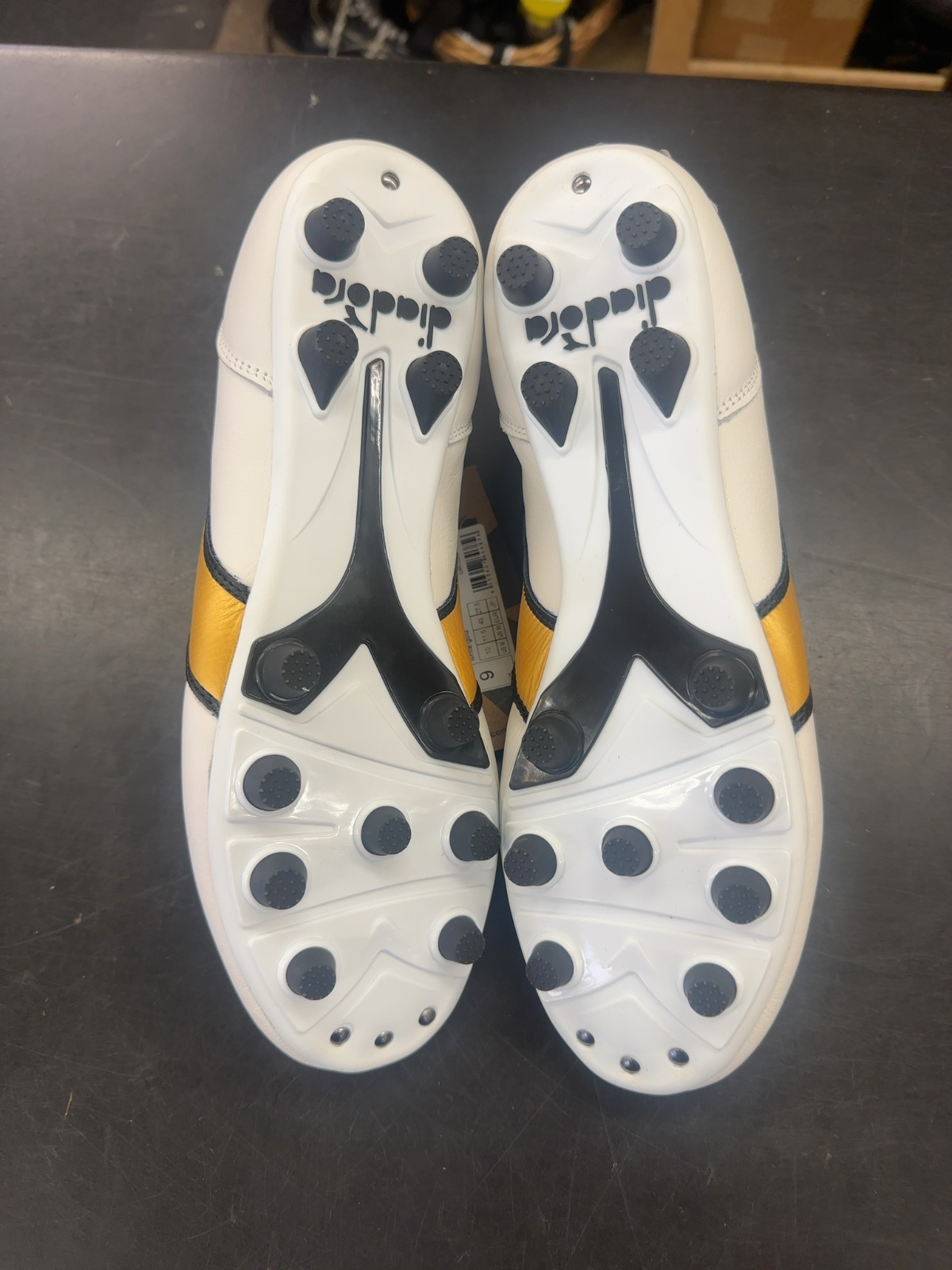 Diadora Brasil LT Soccer Cleats - Size 10
Brand new with tags
