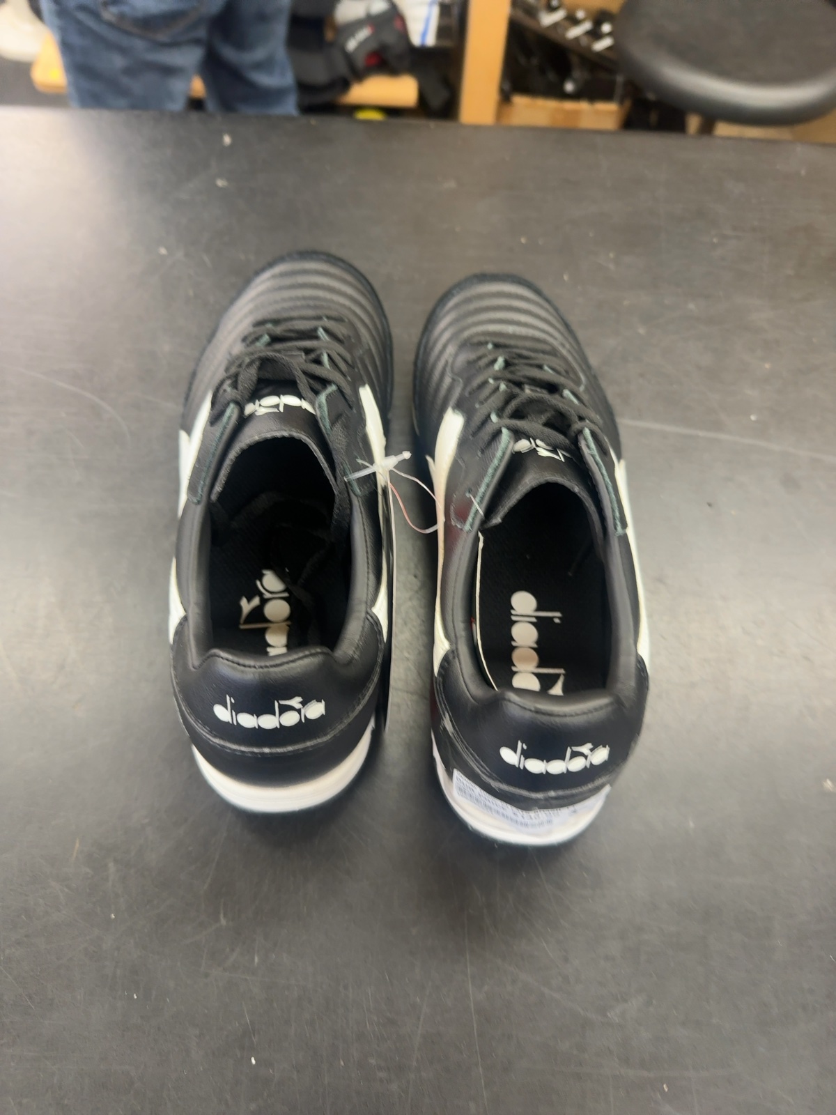 Diadora Brasil LT Turf Soccer Cleats Black/White - Size 8.5
Brand new with tags