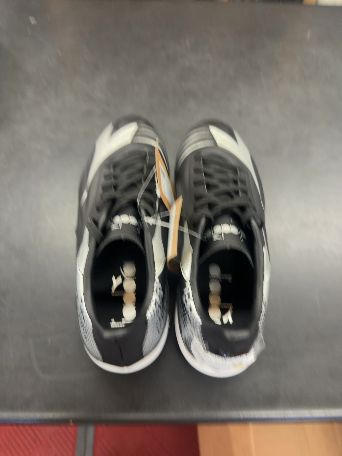 Diadora Max Elite R Turf Cleats - Size 10
Brand new with tags