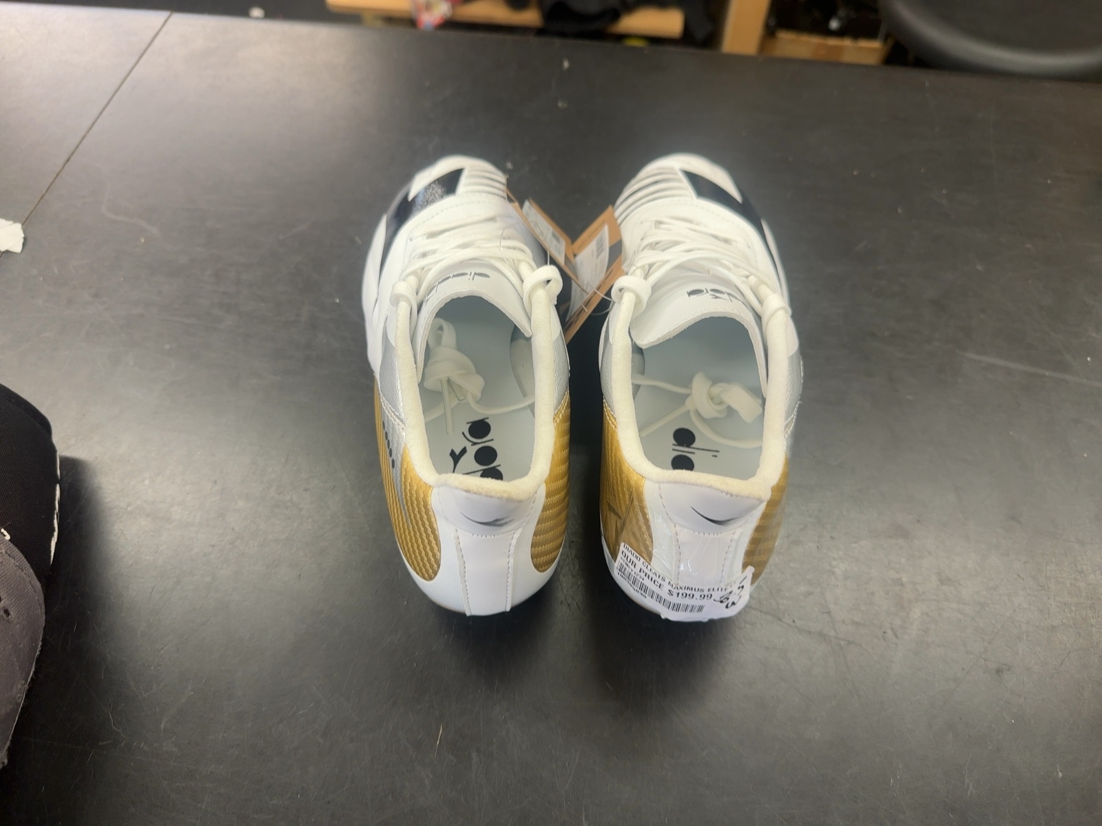 Diadora Maximus Elite LT Soccer Cleats - White/Gold - Size 8.5W
Brand new with tags
