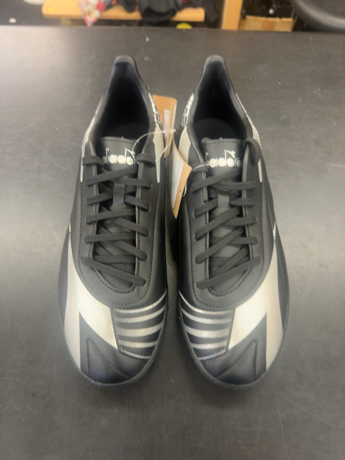 Diadora Maximus Elite R TFR Soccer Turf Cleats - Size 9
Brand new with tags