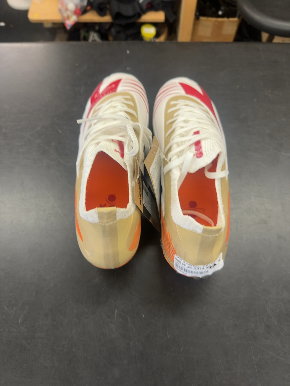 Diadora Maximus Elite Totti Soccer Cleats - White/Gold/Red - Size 9.5
Brand new with tags