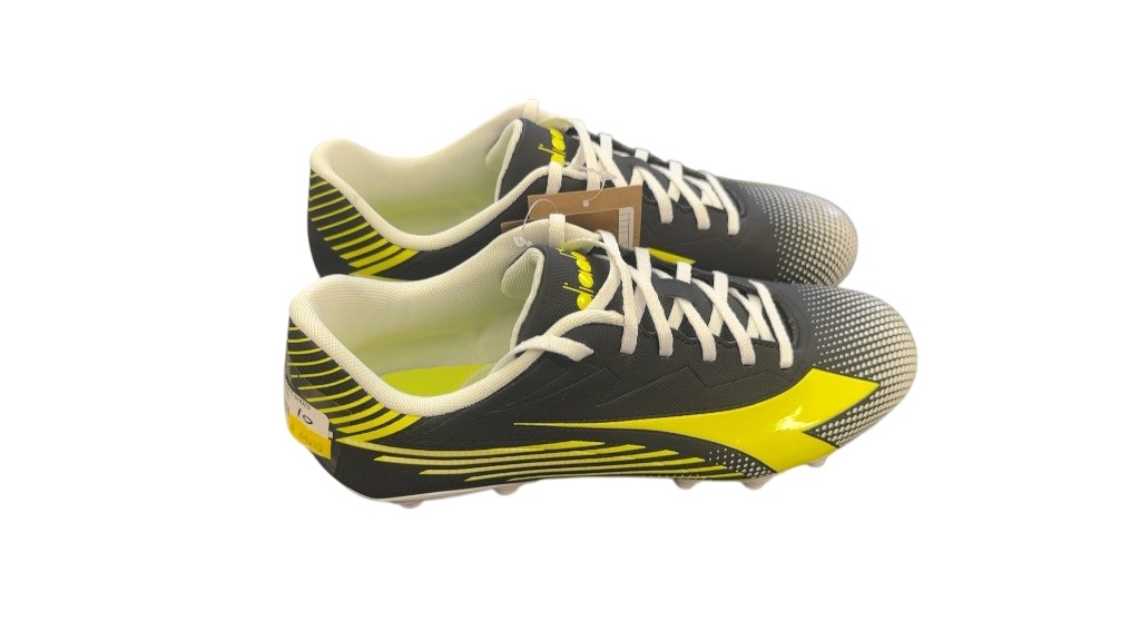 Diadora Pichichi SR Soccer Cleats - Size 10
Brand new cleats - image 1