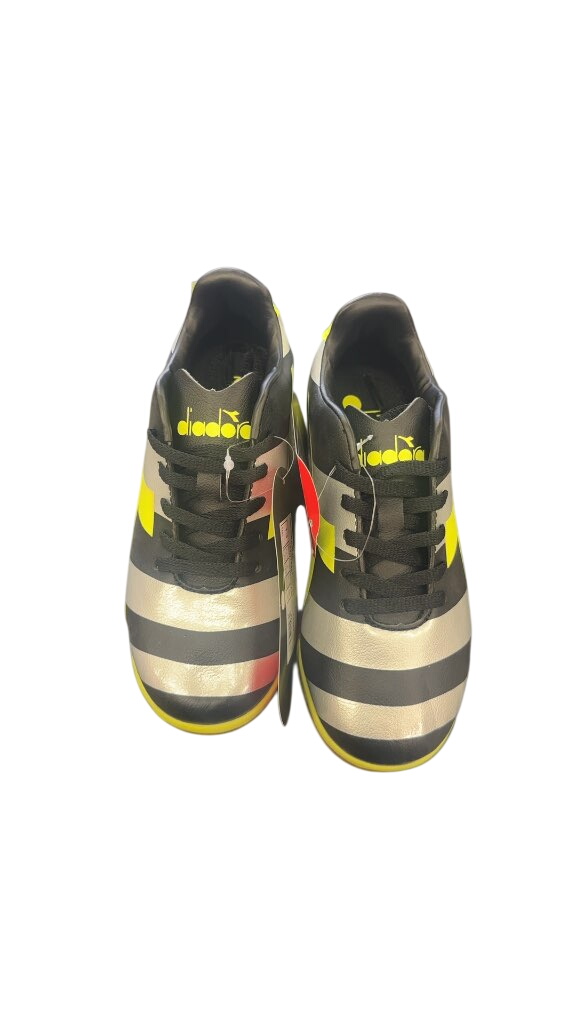 Diadora Raptor Youth Indoor Soccer Shoes - Size 13.5 - image 1