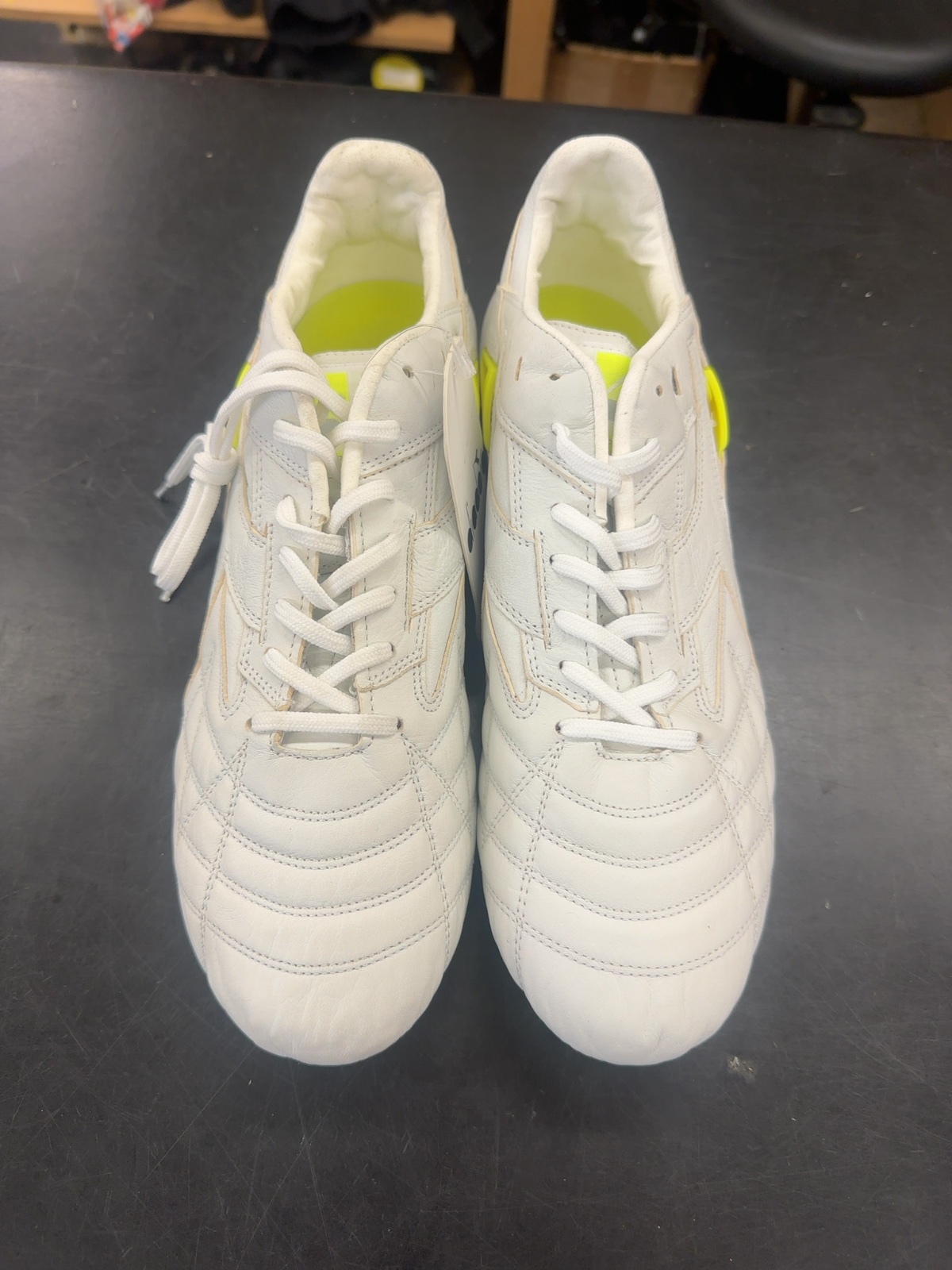 Diadora Winner RB 1994 Soccer Cleats - White/Neon - Size 8.5
Brand new with tags
