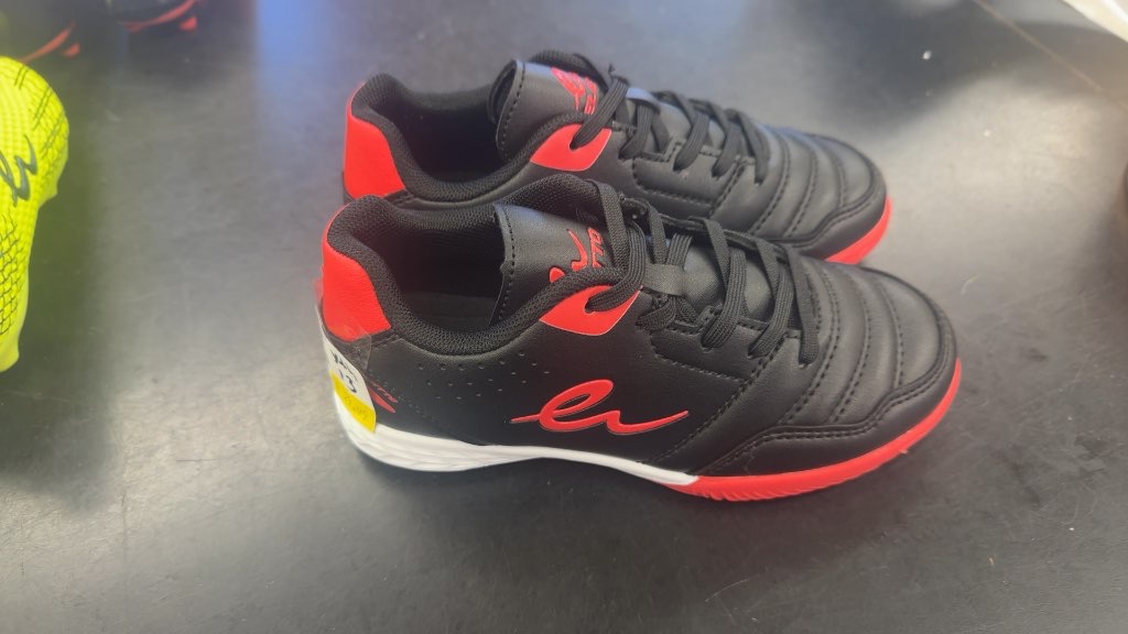 Elatto Youth Soccer Shoes Black/Red Size 13 indoor shoes