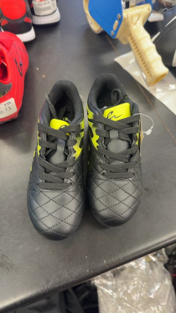 Elatto Youth Soccer Shoes - Size 13 - Black/Neon Yellow-brand new