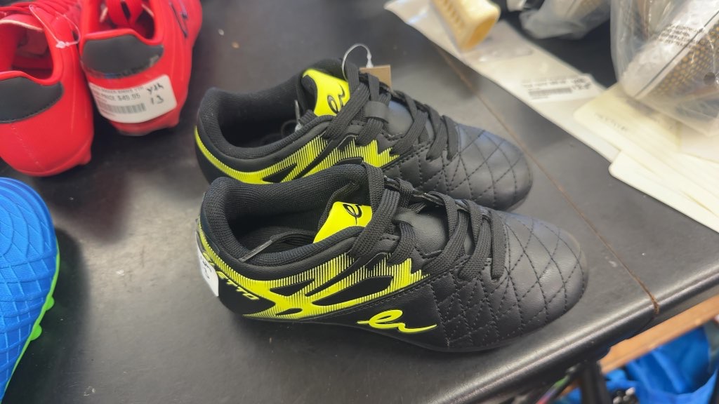 Elatto Youth Soccer Shoes - Size 13 - Black/Neon Yellow-brand new