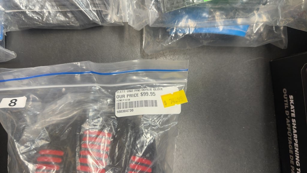 Elett Uno Pro Goalie Gloves size 8 brand new