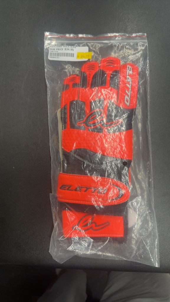 Eletto Force Flat 3 Soccer Goalie Gloves
Size 6 brand new