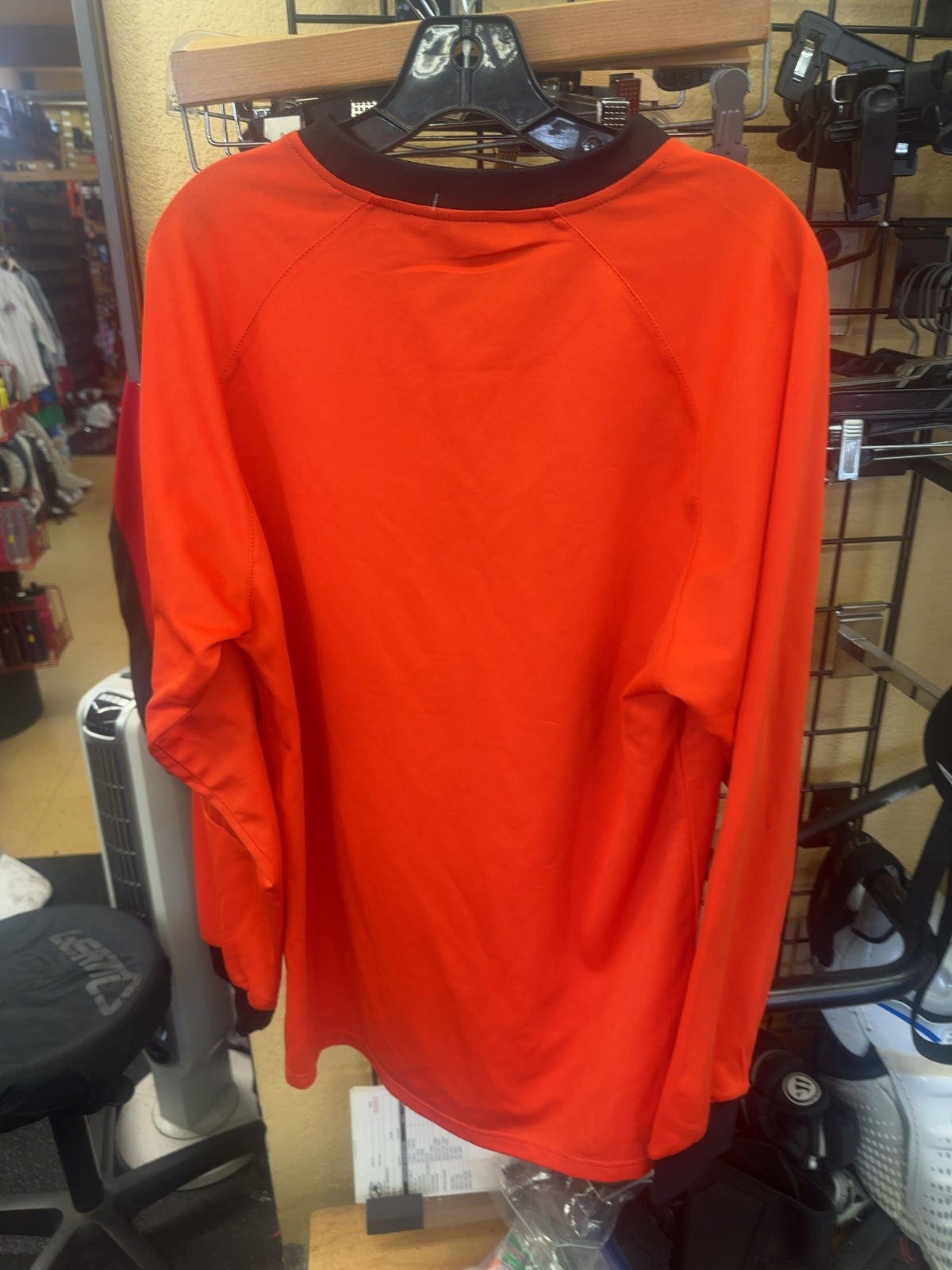 Eletto Senior Goalie Jersey - Orange - Size M
Brand new with tags