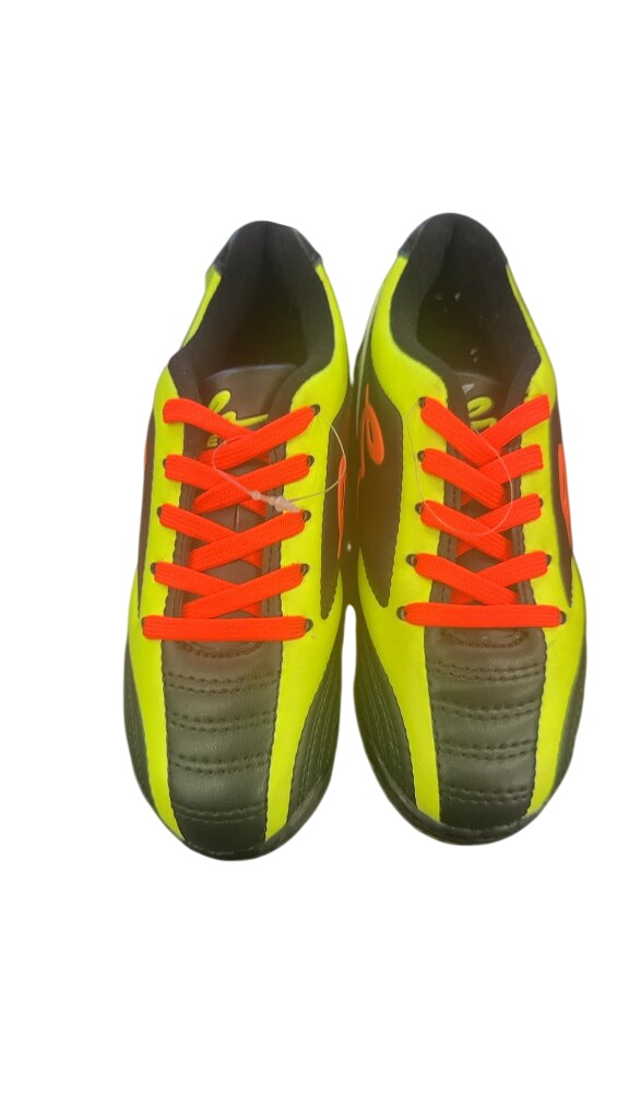 Eletto Youth Indoor Soccer Shoes - Size 13
Indoor shoes - image 1