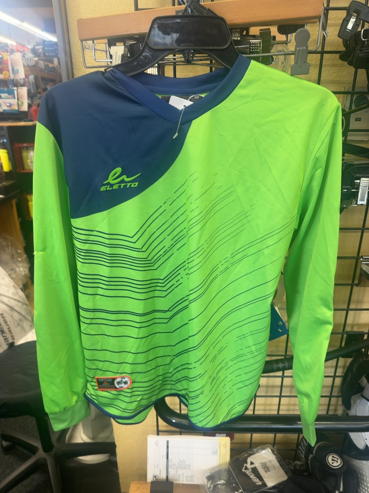 Eletto Youth Large Soccer Goalie Jersey - Lime Green/Navy
Brand new with tags