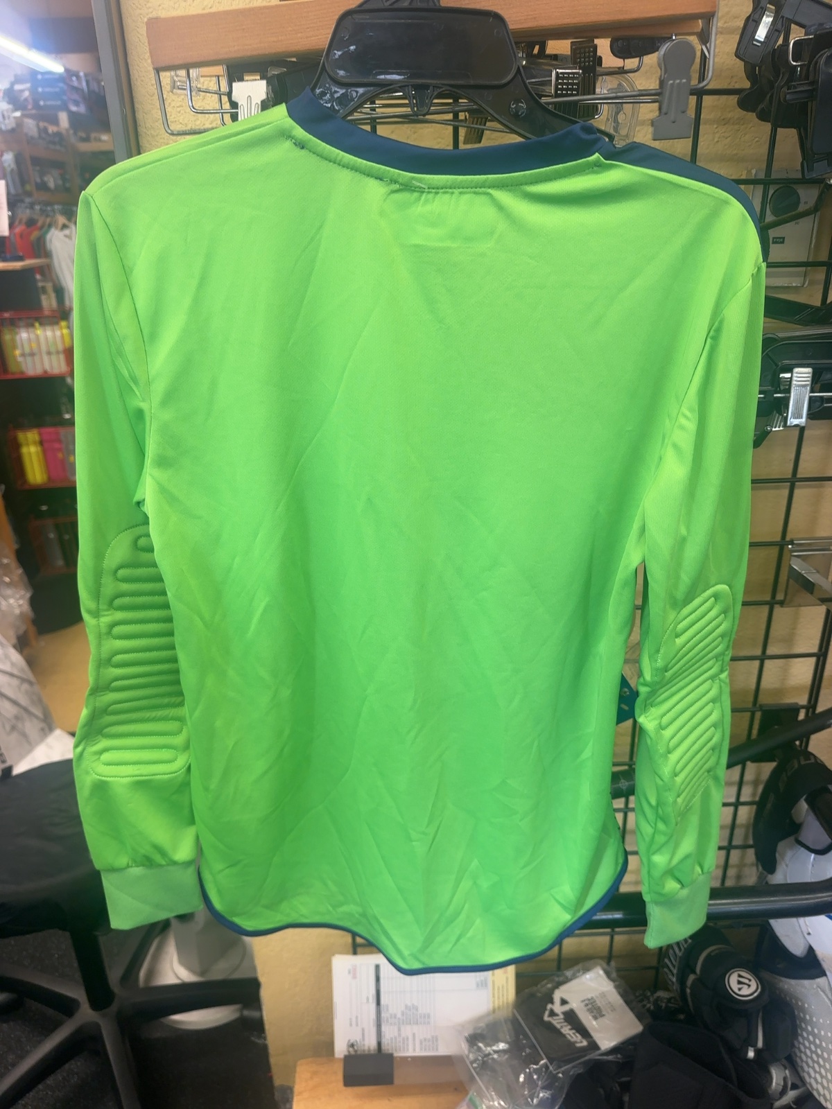 Eletto Youth Large Soccer Goalie Jersey - Lime Green/Navy
Brand new with tags