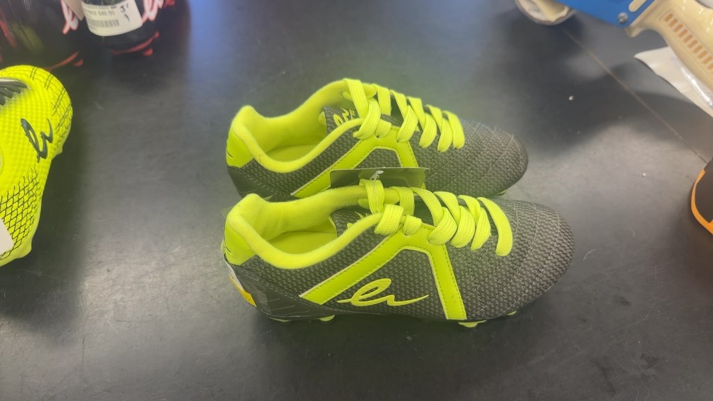 Eletto Youth Soccer Cleats - Size 13
