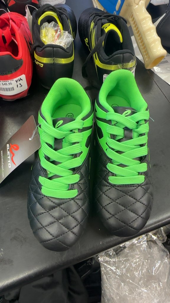 Eletto Youth Soccer Shoes Black/Green Size 13-brand new