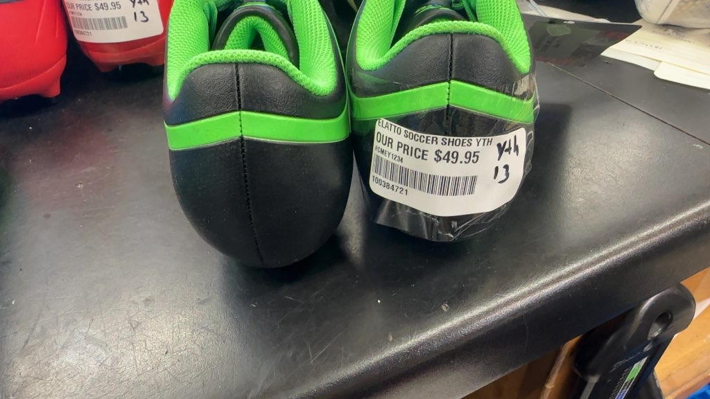 Eletto Youth Soccer Shoes Black/Green Size 13-brand new