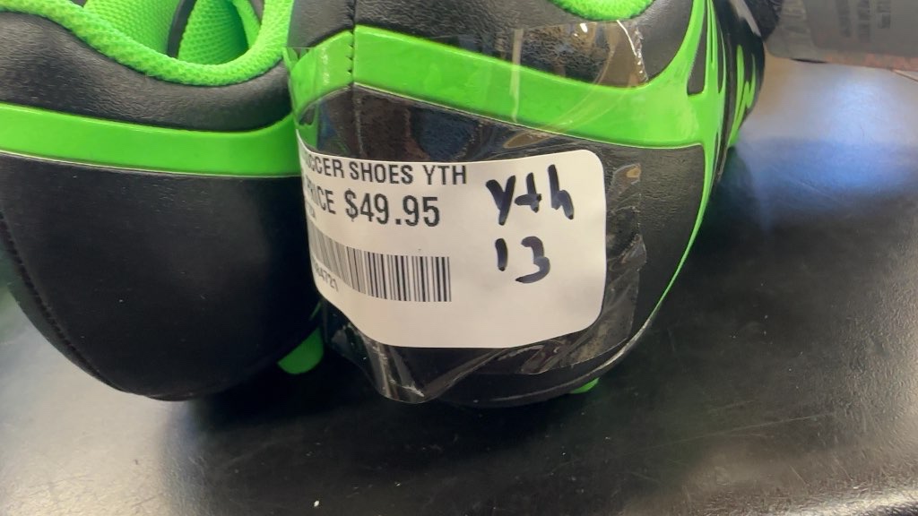 Eletto Youth Soccer Shoes Black/Green Size 13-brand new