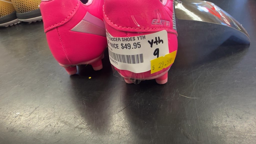 Eletto Youth Soccer Shoes - Neon Pink - Size 9