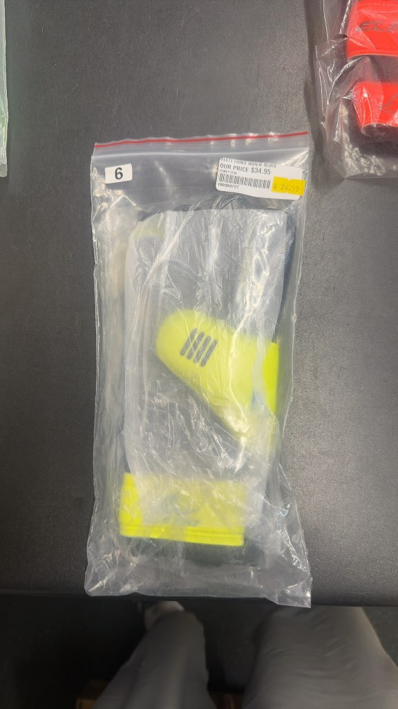 Elite Force Goalie Glove - Size 6