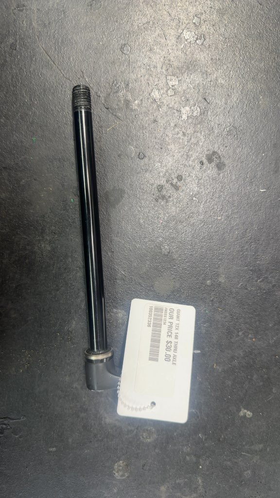 Giant 12x148 Thru Axle Black-New