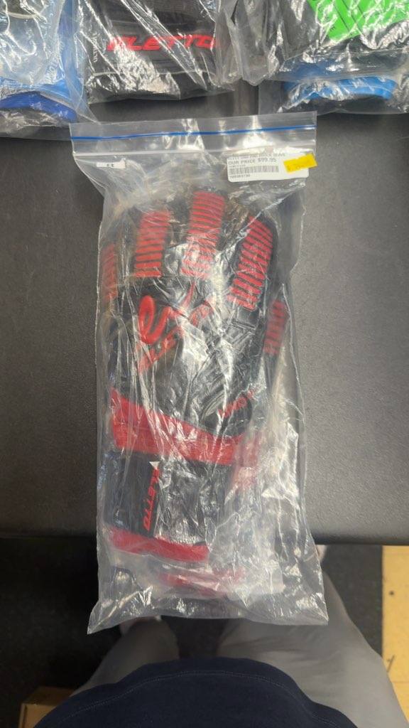 Kletto Uno Pro Soccer Goalie Gloves size 8 brand new