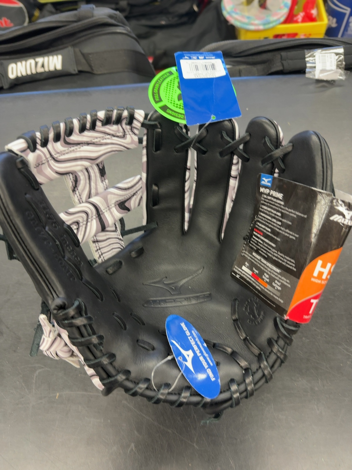 Mizuno MVP Prime M-Print 11.75" Baseball Glove