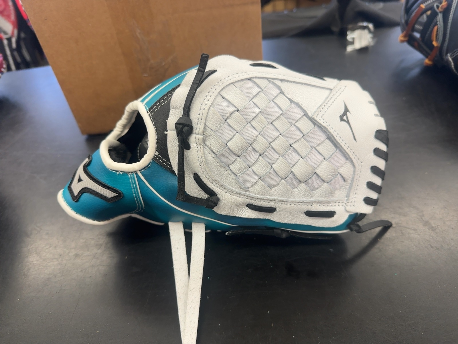 Mizuno Prospect 11" Youth Baseball Glove