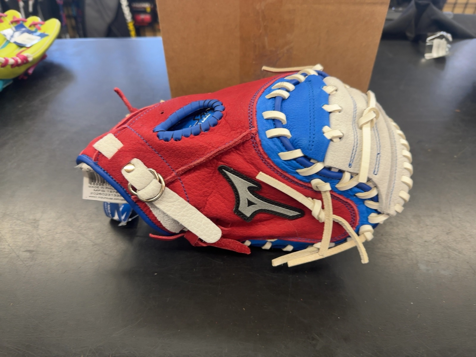 Mizuno Prospect 32.5" Catcher's Mitt GXC 105RWB