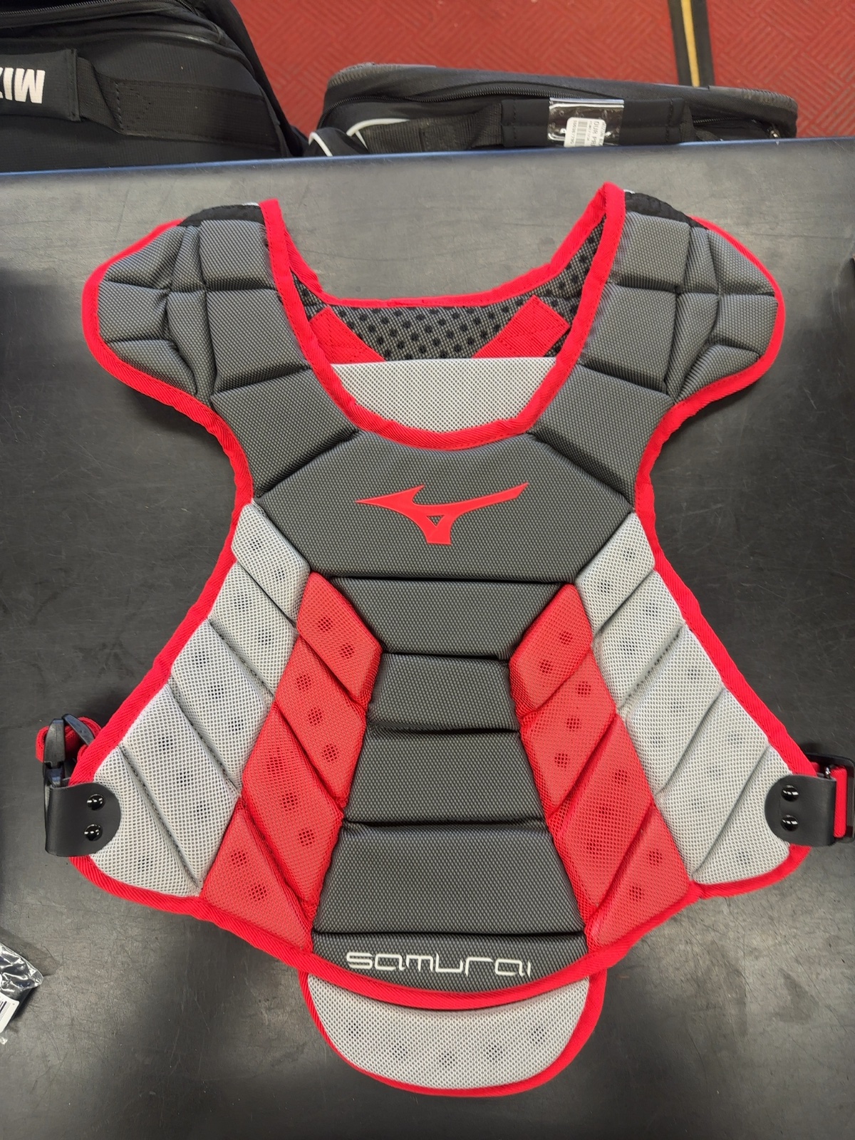 Mizuno Samurai Catcher's Chest Protector - Adult 13"