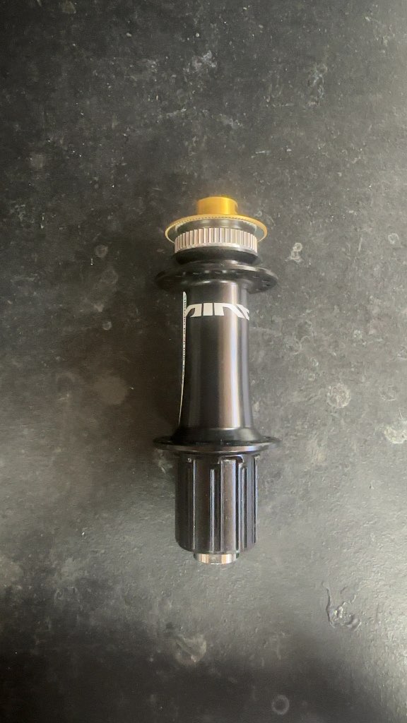 Shimano Saint Rear Hub FH-M825 150x12mm New