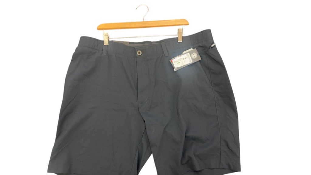 Under Armour HeatGear Golf Shorts Navy New With Tags Size 42 - image 1