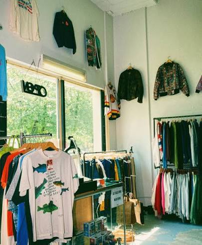 Refresh Vintage storefront